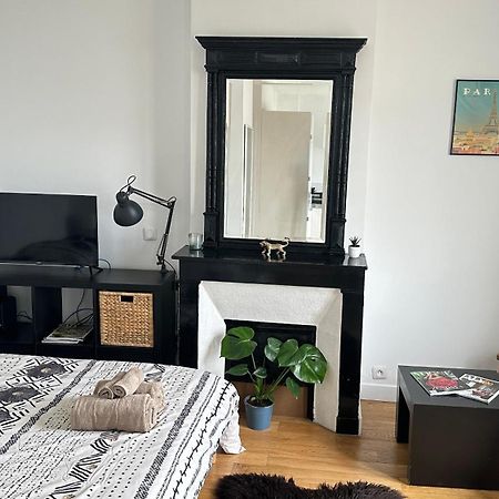 Appartement Charmant Studio Au Coeur Du 18E à Paris Extérieur photo